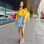Sunny Leone Instagram - Love yellow! Outfit by @nidzign @fashionbusinessofficials Styled by @hitendrakapopara Fashion team @tanyakalraaa @sarinabudathoki