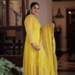 Surabhi Lakshmi Instagram - In the midst of searching outside, don't miss the beautiful sunshine gleaming inside you 💛 PC : @liju_l_j, @lj_fashion_photography, @ljweddingmovies Assistant ; @mr_vipinrajagopal Costume; @kahani_storiesinthread Make-Up; @jo_makeup_artist Style Consultant; @arjun_vasudevs #MondayMood #MondayMotivation #Mondayvibes