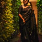 Surabhi Lakshmi Instagram – Happy and Humbled to receive the Kerala Film Critics Best Actress award for the film Jwalamukhi. 
Every award is a reminder to keep marching forward and strive for more ✨

Event : Kerala Film Critics Award
Photography : @maheshfotographie
Wardrobe Consultant : @arjun_vasudevs
HMUA : @amal_ajithkumar
Wearing : @ektha.prescilajosephchungath
Jewellery : @anokhi_priyakishore 

#KeralaFilmCriticsAward #BestActress #AboutWork #Gratitude