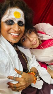 Surabhi Lakshmi Instagram - My personal makeup artist 👩‍🎨😊❤️ KUMARI @aishu__ 😘😘 @kumarimovie @supriyamenonprithviraj @prithvirajproductions @iamlistinstephen @nsahadev @aishu__ @thefreshlimesodas @jakes_bejoy @gijujohn @sreejithsarang @priyanka_ann_joseph @harrisdesom @surabhi_lakshmi @shinetomchacko_official @swasikavj @shivajith_official @tanviram @shruthymenon @abrahamjoseph001 @fasalhameed @sync.cinema @vvipink @10gmedia @saregamamalayalam @magicframes2011 #KumariOnOctober28th