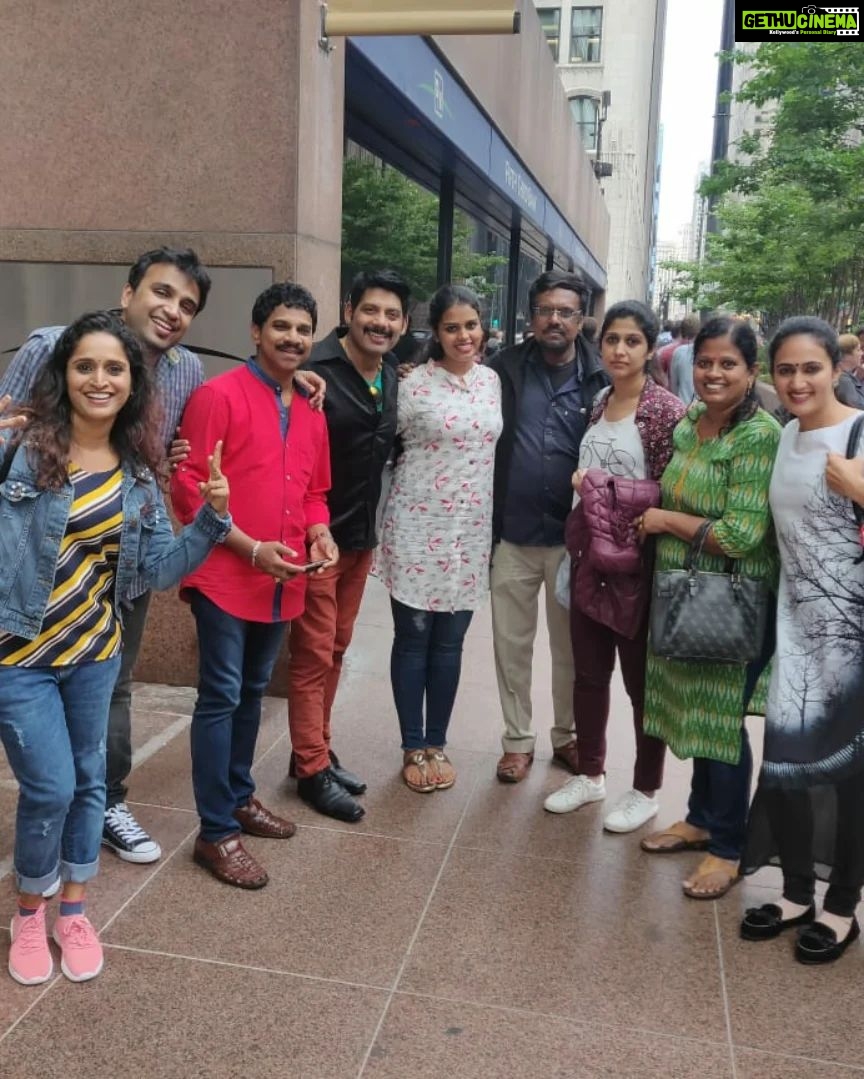 Surabhi Lakshmi Instagram - 2018 ലെ ഒരു അമേരിക്കൻ യാത്രയുടെ നിറമുള്ള ഓർമ്മകൾ. ഷീലാമ്മ, ജഗദീഷേട്ടൻ തുടങ്ങി അനവധി പ്രതിഭകൾക്കൊപ്പം ഒരു പ്രോഗ്രാമിന് വേണ്ടി നടത്തിയ യാത്ര. ചെറു ചിരികളും, തമാശകളും, നീണ്ട നടത്തങ്ങളും, അവിടെയുള്ളവരുമായുള്ള ഹൃദയം തുറന്ന സംസാരവും എന്നിങ്ങനെ ഒരു നൂറ് ഓർമ്മകൾ. ഇന്നും ഹൃദയത്തോട് ചേർത്ത് വെക്കുന്നു ആ നിമിഷങ്ങളൊക്കെയും❤️ #TravelTuesday #Throwback #USTrip #AboutWork