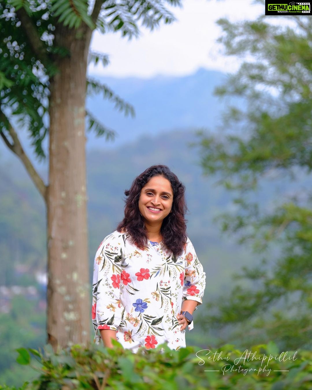 Surabhi Lakshmi Instagram - Smile a little more, regret a little less 📸 @sethu_athippillil . . . . . . . . #insta#instalike#instagood#instagram#picoftheday#pic#happy#happiness#smile#movies#movieshoot#hillstation