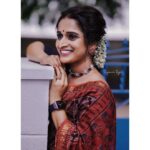 Surabhi Lakshmi Instagram – Peace begins with a smile: Mother Teresa

Photo: @photopeedika08 
MUA: @mukeshmuralimakeovers
Styling & Blouse: @sabarinathk_
Saree: @byhand.in
Jewellery: @mayoorajewels_by_archana
Retouch: @rageeshraveendran
.
.
.
.
.
.
.
.
.
.
#sareelove #keralaactress #sareedraping #ethnicwear #fashion #photoshoot #keralaphotogallery #model #makeover