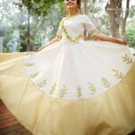 Surabhi Lakshmi Instagram – വിഷു ആശംസകൾ.
Photo @arun_payyadimeethal
Costume Designing @ajraakh_designer_studio by @pinu_lakshmi @hridhya_m_a_r_i_a_jose
Makeup @rejishaeveryouth
Jewellery @bridal_jewelery_rental_alameen
Special Thanks @atul__harikumar
.
.
.
.
.
.
.
.
.
.
.
.
#happyvishu #vishuspecial #sareelove #keralaactress #sareedraping #ethnicwear #fashion #photoshoot #keralaphotogallery #model #TOTD #Kollywoodactress