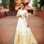 Surabhi Lakshmi Instagram – 💚
Photo @arun_payyadimeethal
Costume Designing @ajraakh_designer_studio by @pinu_lakshmi @hridhya_m_a_r_i_a_jose
Makeup @rejishaeveryouth
Jewellery @bridal_jewelery_rental_alameen
Special Thanks @atul__harikumar 
.
.
.
.
.
.
.
.
.
.
.
.
#happyvishu #vishuspecial #sareelove #keralaactress #sareedraping #ethnicwear #fashion #photoshoot #keralaphotogallery #model #TOTD #kollywoodactress