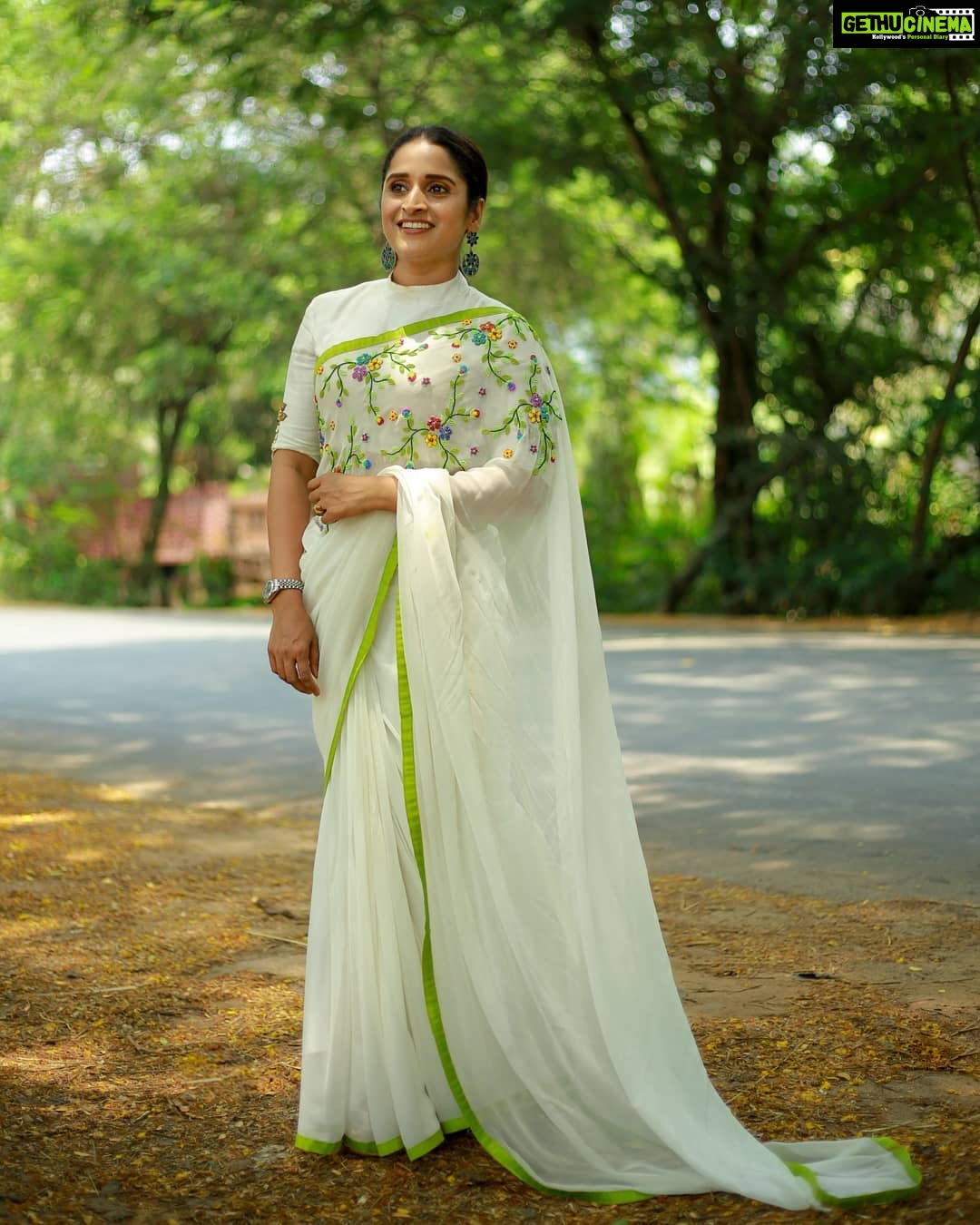 Surabhi Lakshmi Instagram - The perfect matching accessory for a saree is not the jewelry but your smile. Photographer: @insta.aks Makeup: @amal_ajithkumar Costumes: @prakrithi_by_ramya . . . . . . . . . . . . #sareelove #keralaactress #sareedraping #ethnicwear #fashion #photoshoot #keralaphotogallery #model