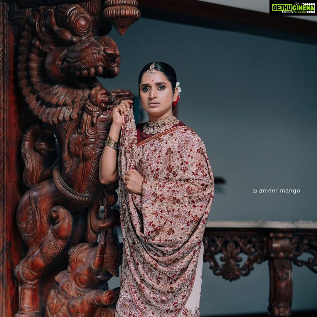 Surabhi Lakshmi Instagram - Desi Avatar. . . . People say don't take life too seriously but at times make seriousness your attire. 𝙲𝚊𝚖𝚎𝚛𝚊 @ameer_mango 𝙲𝚊𝚖𝚎𝚛𝚊 𝚊𝚜𝚒𝚜𝚝𝚊𝚗𝚝 @arjunsreehari 𝙼𝚊𝚔𝚎𝚞𝚙 @amal_ajithkumar 𝚂𝚊𝚛𝚎𝚎 @silk_mandir 𝙱𝚕𝚘𝚞𝚜𝚎 @tashidesignerstudio 𝙹𝚎𝚠𝚎𝚕𝚕𝚎𝚛𝚢 @amour_jewellery_collections 𝚂𝚙𝚎𝚌𝚒𝚊𝚕 𝚝𝚑𝚊𝚗𝚔𝚜 𝚝𝚘 @arambresorts 𝚏𝚘𝚛 𝚝𝚑𝚎 𝚊𝚖𝚊𝚣𝚒𝚗𝚐 𝚕𝚘𝚌𝚊𝚝𝚒𝚘𝚗 Aramb Boutique Resort
