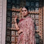 Surabhi Lakshmi Instagram – Desi Avatar.
.
.
.
People say don’t take life too seriously but at times make seriousness your attire.  𝙲𝚊𝚖𝚎𝚛𝚊 @ameer_mango 
𝙲𝚊𝚖𝚎𝚛𝚊 𝚊𝚜𝚒𝚜𝚝𝚊𝚗𝚝 @arjunsreehari 
𝙼𝚊𝚔𝚎𝚞𝚙 @amal_ajithkumar 
𝚂𝚊𝚛𝚎𝚎 @silk_mandir 
𝙱𝚕𝚘𝚞𝚜𝚎 @tashidesignerstudio 
𝙹𝚎𝚠𝚎𝚕𝚕𝚎𝚛𝚢 @amour_jewellery_collections
𝚂𝚙𝚎𝚌𝚒𝚊𝚕 𝚝𝚑𝚊𝚗𝚔𝚜 𝚝𝚘 @arambresorts 𝚏𝚘𝚛 𝚝𝚑𝚎 𝚊𝚖𝚊𝚣𝚒𝚗𝚐 𝚕𝚘𝚌𝚊𝚝𝚒𝚘𝚗 Aramb Boutique Resort