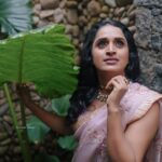 Surabhi Lakshmi Instagram – 𝚆𝚎 𝚎𝚊𝚌𝚑 𝚑𝚊𝚟𝚎 𝚘𝚞𝚛 𝚘𝚠𝚗 𝚏𝚘𝚛𝚖 𝚘𝚏 𝚋𝚎𝚊𝚞𝚝𝚢,𝚊𝚗𝚍 𝚝𝚑𝚊𝚝’𝚜 𝚛𝚎𝚊𝚕𝚕𝚢 𝚜𝚙𝚎𝚌𝚒𝚊𝚕

𝙲𝚊𝚖𝚎𝚛𝚊 @ameer_mango 
𝙲𝚊𝚖𝚎𝚛𝚊 𝚊𝚜𝚒𝚜𝚝𝚊𝚗𝚝 @arjunsreehari 
𝙼𝚊𝚔𝚎𝚞𝚙 @amal_ajithkumar 
𝚂𝚊𝚛𝚎𝚎 @silk_mandir 
𝙱𝚕𝚘𝚞𝚜𝚎 @tashidesignerstudio 
𝙹𝚎𝚠𝚎𝚕𝚕𝚎𝚛𝚢 @amour_jewellery_collections
𝚂𝚙𝚎𝚌𝚒𝚊𝚕 𝚝𝚑𝚊𝚗𝚔𝚜 𝚝𝚘 @arambresorts 𝚏𝚘𝚛 𝚝𝚑𝚎 𝚊𝚖𝚊𝚣𝚒𝚗𝚐 𝚕𝚘𝚌𝚊𝚝𝚒𝚘𝚗 Aramb Boutique Resort