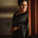 Surabhi Lakshmi Instagram – Happy and Humbled to receive the Kerala Film Critics Best Actress award for the film Jwalamukhi. 
Every award is a reminder to keep marching forward and strive for more ✨

Event : Kerala Film Critics Award
Photography : @maheshfotographie
Wardrobe Consultant : @arjun_vasudevs
HMUA : @amal_ajithkumar
Wearing : @ektha.prescilajosephchungath
Jewellery : @anokhi_priyakishore 

#KeralaFilmCriticsAward #BestActress #AboutWork #Gratitude