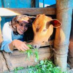 Surabhi Lakshmi Instagram – പ്രസവത്തിന്റെ മൂന്നാമത്തെ ദിവസം സുന്ദരി പശു ഞങ്ങളെ വിട്ടുപോയി  അമ്മയില്ലാതായ  ഞങ്ങളുടെ ♥️ചിന്നുക്കുട്ടി♥️..