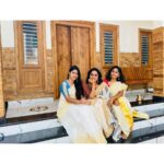 Surabhi Lakshmi Instagram – Happy CorOnam🌼🌼🌼
2020 Onam well spent with loved ones 💮💮💮