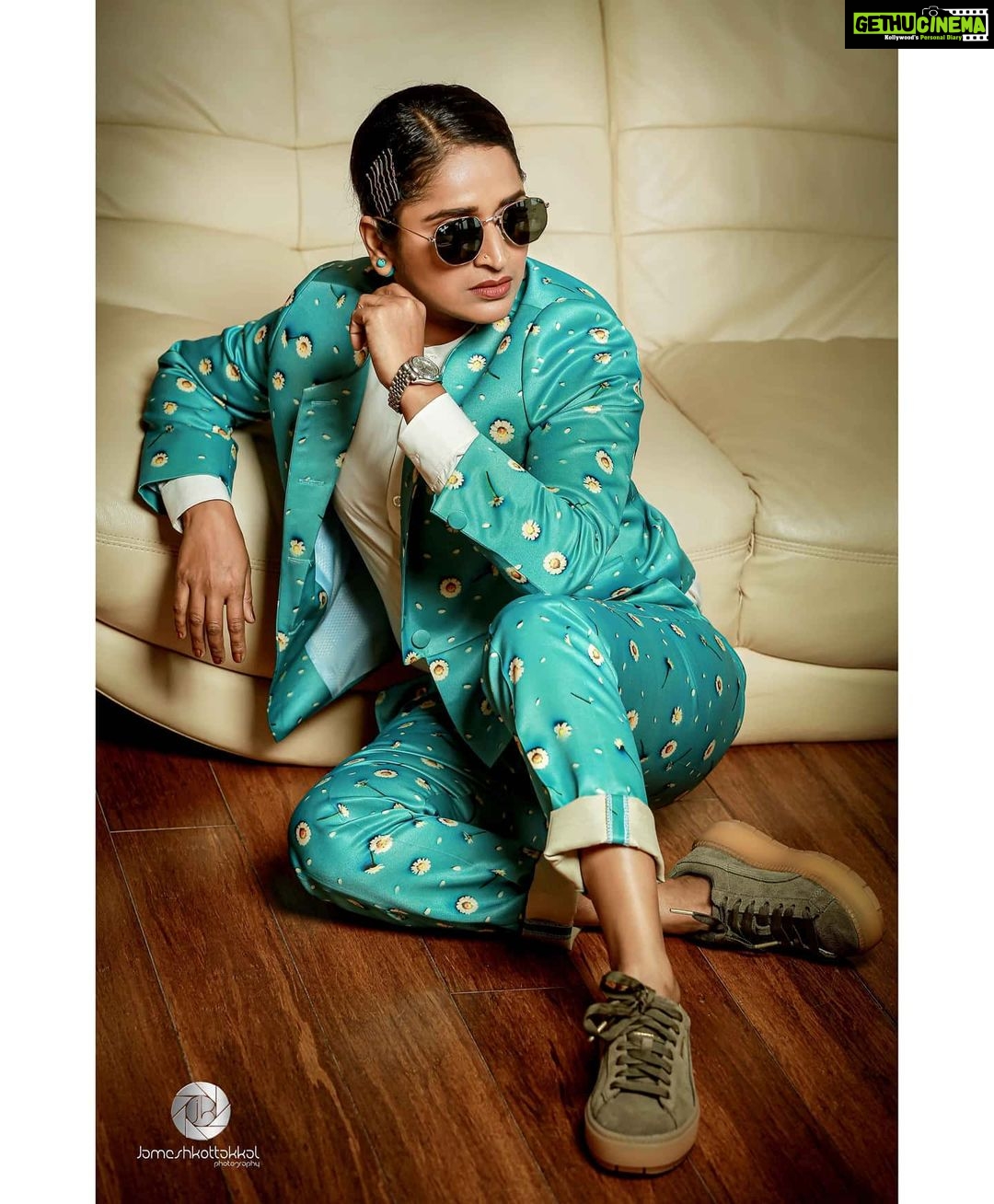 Surabhi Lakshmi Instagram - Publication: Star and style Photo: @jameshkottakkal Makeup and hair styling: @amal_ajithkumar Outfit, Floral suit by: @ MEN N Q Location: @kpmtripenta_calicut Photo editing: @ Vinos madavan For watch Photo shoot videos Click the link below Part 1 https://youtu.be/PBcPXtdFjU8 Part 2 https://youtu.be/3l_VMfU0F6A KPM Tripenta