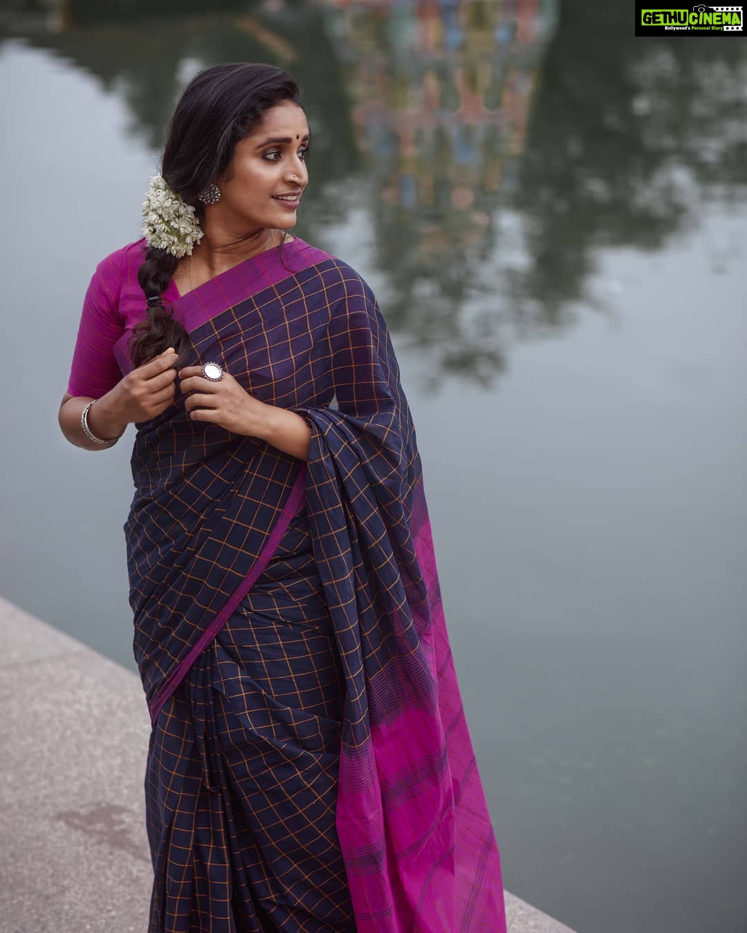 Surabhi Lakshmi Instagram - Hello December 🍁 Makeup & Styling: @amal_ajithkumar Photo courtesy: @arun_payyadimeethal