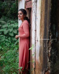 Surabhi Lakshmi Instagram - Click: @arun_payyadimeethal Makeup & Styling: @amal_ajithkumar Costume: @alankaraboutique Calicut, India