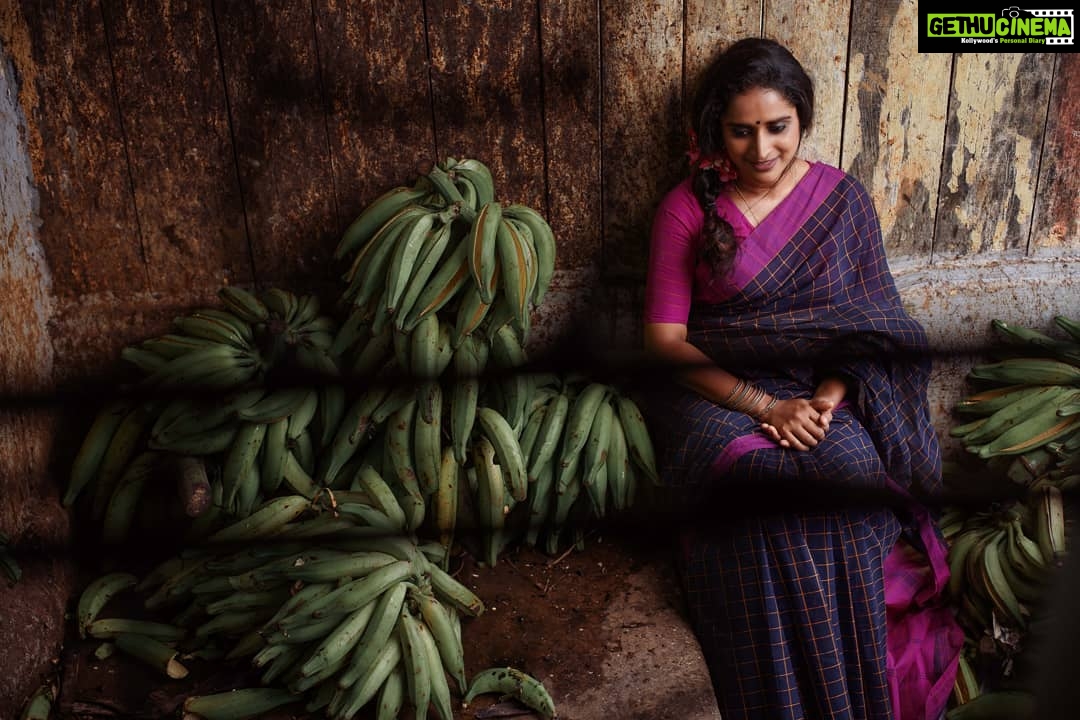 Surabhi Lakshmi Instagram - When I drape a saree, I feel all womanly! Clicked: @arun_payyadimeethal Makeup & Styling: @amal_ajithkumar Calicut, India