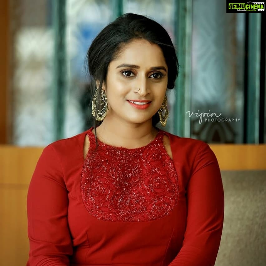 Surabhi Lakshmi Instagram - "Red has always been my colour because red stands out." Makeup & styling: @jo_makeup_artist Costume by: @alankaraboutique Photo courtesy: @vipinkattappana
