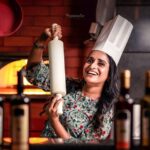 Surabhi Lakshmi Instagram - I cook, I laugh and it's done 👍 Makeup & Styling: @amal_ajithkumar Location: @holidayinn Pc: @arun_manuel_ & @beniveesjo Holiday Inn Cochin