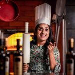 Surabhi Lakshmi Instagram - You wanna try this? It's gonna be fun😁😆 Makeup & Styling: @amal_ajithkumar Location: @holidayinn Pc: @arun_manuel_ & @beniveesjo Holiday Inn Cochin