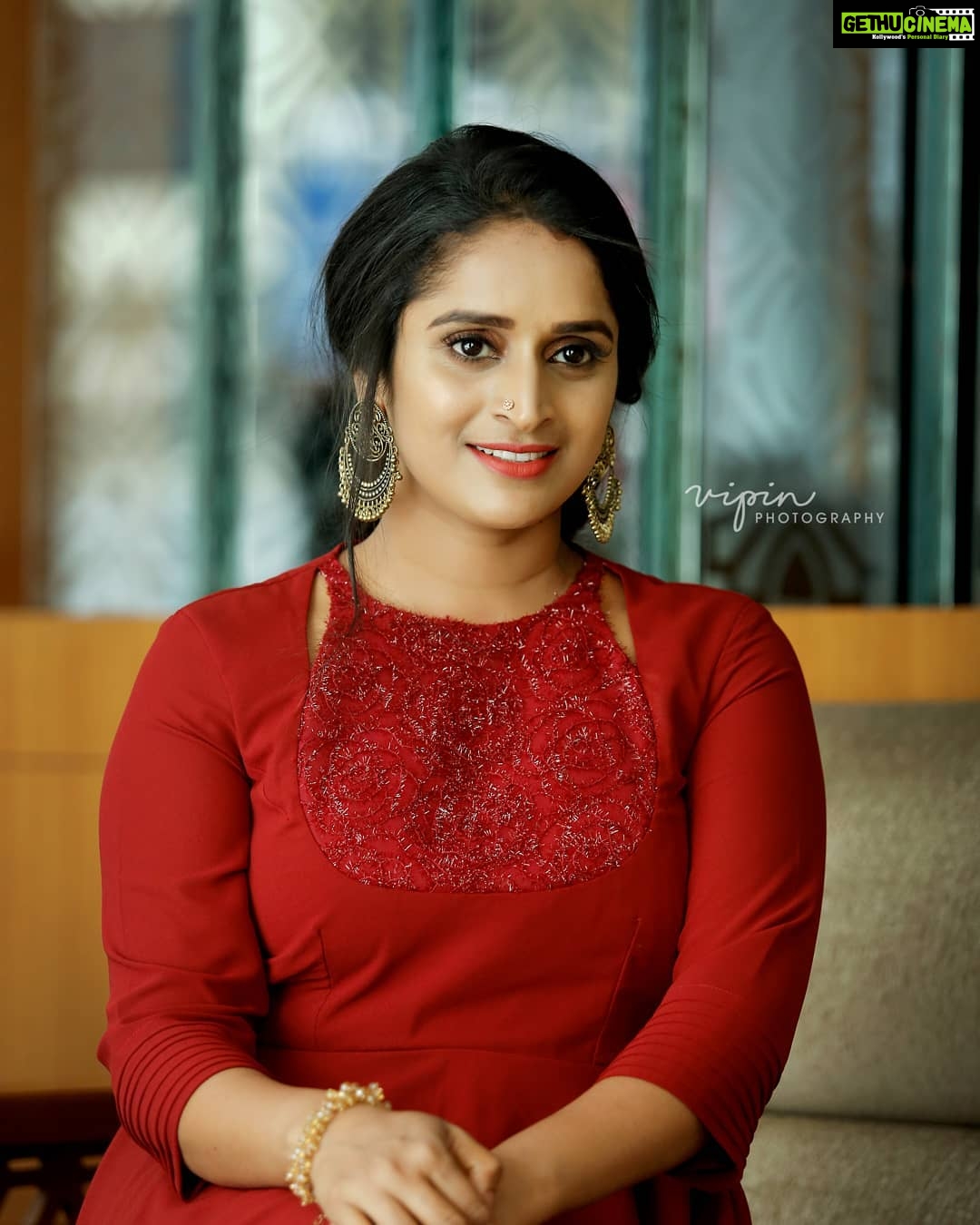 Surabhi Lakshmi Instagram - Makeup @jo_makeup_artist Costume @alankaraboutique Photo @vipinkattappana Special Thanks @amal_ajithkumar