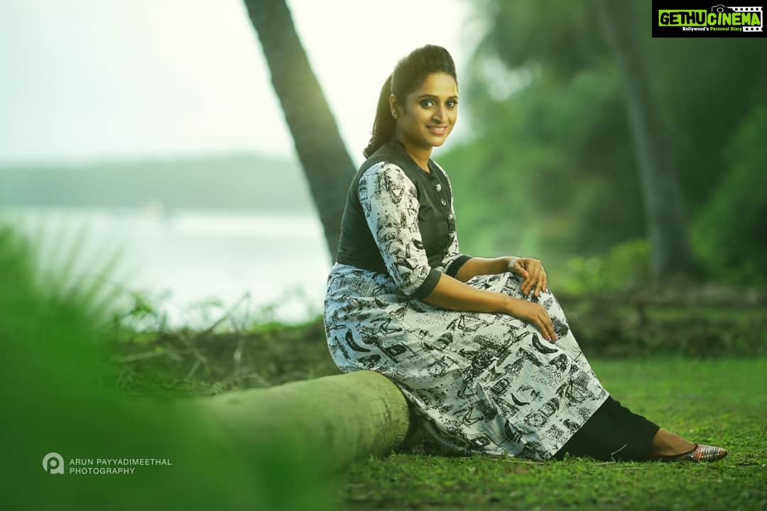 Surabhi Lakshmi Instagram - Photo :@arun_payyadimeethal Retouch: @suveeshgraphiccyanide Makeup: @unnips Styling: reshmi muraleedharan