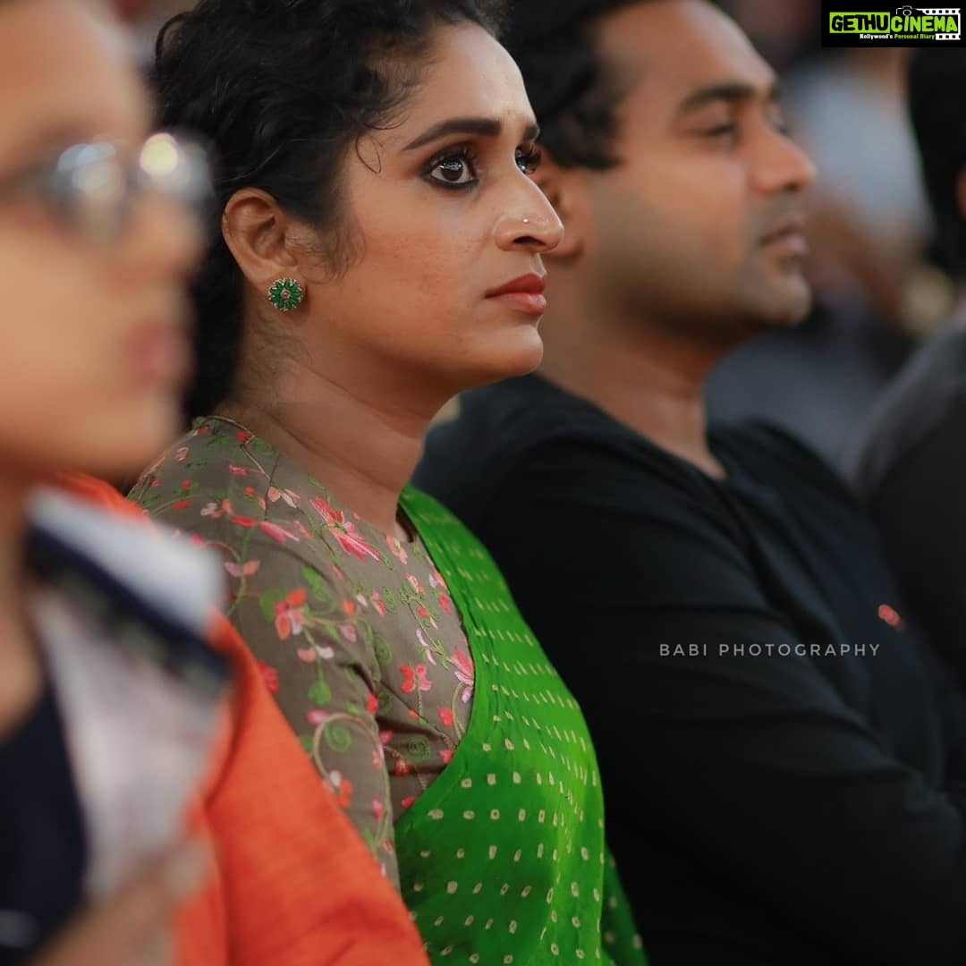 Surabhi Lakshmi Instagram - Vikrithi audio launch function @lulu_mall Photo:@the_lepidopterist_ Makeup : nithul Obama Hair stylist :@annalucka36 Costumes : @klumbyprajinajaanaki the kalamkari store janaki garments.