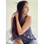 Surabhi Santosh Instagram - The tan of a good beach holiday💫