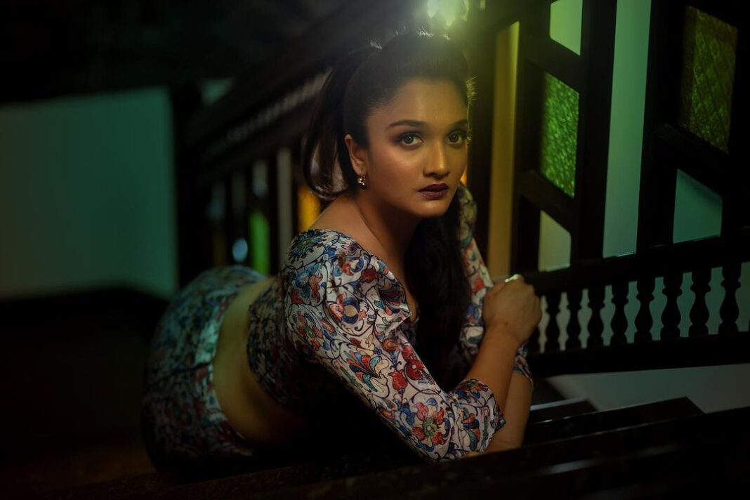Surabhi Santosh Instagram - Be unapologetically you ♥️ Photograher: @rajesh.natarajan Makeup: @jijo_jo_the_makeup_artist Styling: @kavithasantosh29 Outfit: @w.and.mdesigns Location: @1947indianrestaurant