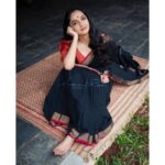 Surabhi Santosh Instagram - She is stuck in her daydreams. ❤️ Saree and blouse by @malli.designs Photography @ayaanrao_ Hairstyle and draping @makup_by_anuradha_prem #Saree #SareeLovers #RedSaree #SilkBlouse #BlackSaree #sareeswag #Draping #quintessentiallyindian #SareeClad