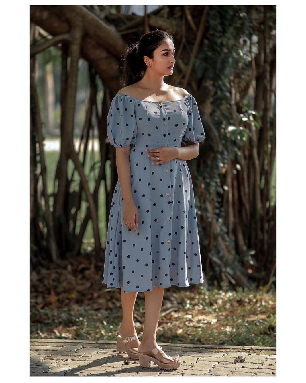 Surabhi Santosh Instagram - Him- Are you lost baby girl? Me- Um no, that’s just how I look most of the time. Don’t let it fool you😉 📸 @rajesh.natarajan #365daysofbeinglost #365offiguringthingsout