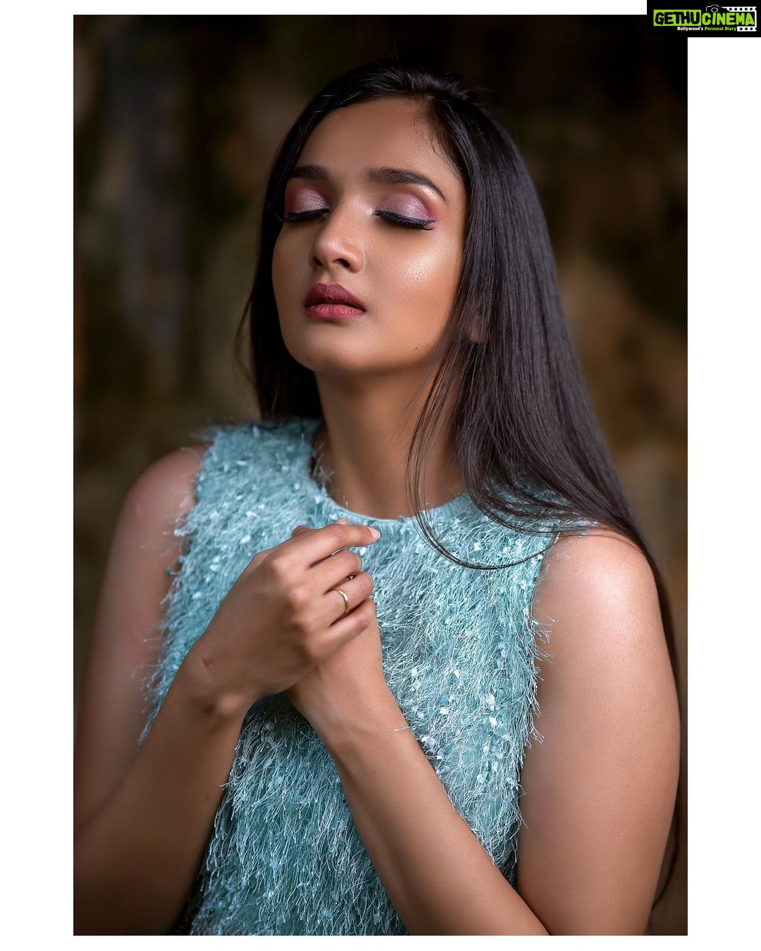 Surabhi Santosh Instagram - Close your eyes, breathe and let the past go✨ @rajeesh_tk @karishmauthappa @shancolors