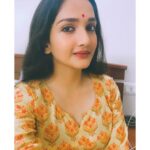 Surabhi Santosh Instagram - SHINE like the rays of a thousand suns✨
