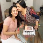 Surabhi Santosh Instagram - No better birthday gift than a mother’s kiss ❤️ 🧿 ❤️ My birthday is as much hers as mine❣️ 19•10•2020 Surprise bday cake from @sivakrishna_149... Thanks Siva✨