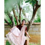 Surabhi Santosh Instagram - Never give up on something you really want. It’s difficult to wait, but more difficult to regret. ♥️ #GlamorouslyWaiting #Underthewillowtree #RomanticNovelScenes Lehenga: @pink.porcupine.pp Photograher: @rohit_l_narayan Makeup: @bridalmakeupsomu . . . #IndianFashion #TraditionalGlam #Throwback #Pastels #Lehengas #Pastellove #InstaGlam #Bindi #Glitter #Bangalore #BangaloreBlogger #MalayaliKutty #Malayali #Kerala #Kochi #Mallugram #EnteKeralam #happyVaishu
