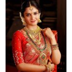 Surabhi Santosh Instagram - Fixing bridal looks much in advance😂 #Throwback #Adshoot #IndianBrides #BrideLoadingComplete Photography @seny_p_arukattu MUA @jaseenakadavil