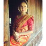 Surabhi Santosh Instagram - Reposting my Mamma’s favourite picture of me! #BrideLoading #quintessentiallyindian #southindianponnu #Throwback Makeover by @jaseenakadavil