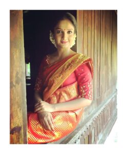 Surabhi Santosh Instagram - Reposting my Mamma’s favourite picture of me! #BrideLoading #quintessentiallyindian #southindianponnu #Throwback 
Makeover by @jaseenakadavil