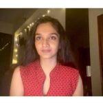 Surabhi Santosh Instagram - The difference a pair of #Jhumkis and a #bindi can bring♥️ These simple transformations are what I’d like to call #magic. Song #RithaDhamava is from the short film Mangalyam Thantunanena. Music by Joel John. Absolutely obsessed with this one😍 #Makeovers #IndianMakeovers #BindiLove