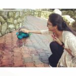 Surabhi Santosh Instagram – My life is a constant chase to pet every animal and bird that I possibly can😂 #GirlOnAMission #NothingComparedToThisBeauty #NationalBirdOfIndia #Peacock