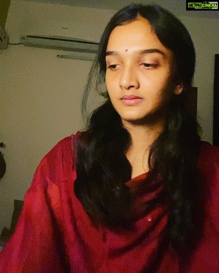 Surabhi Santosh Instagram - It feels nice to be appreciated. š„° Thank you all for the DMās and kind words. A few suggested that I post this, so it remains on my wall. So, here it isā„ļø #Baale #BaaleSong #Abhinaya #Bharatanatyam #womanhood #expressions