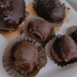 Surabhi Santosh Instagram – ✨#Foodgasmic ✨
Thank you at @gustare.in for this gluten-free chocolate covered mousse 😍
Made my #lockdowndays a litte happier and sweeter🌸 
For all those people craving for hygienic home-made artisan desserts, head over to @gustare.in, place your order and get it delivered to your doorstep asap!

#DessertLover #SweetTooth #BangaloreDesserts #BangaloreFoodie #gluetenfree #darkchocolatemousse #guiltyfreeindulgence #womenownedbusiness #womensupportingwomeninbusiness