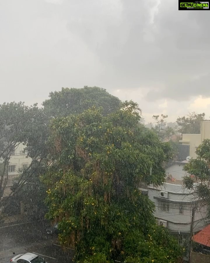 Surabhi Santosh Instagram - It rains, it pours in all its might just to get wiped away by the ever-shining sun and then Mother Earth surprises us with the colors that paints over the gloominess that once was. #Nature teaches us yet again, to be patient, wait out the storm and see the magic π Pic 4 to 1- taken in a span of 3 hours. #NatureInAllItsGlory #MagicOfNature #SilverLinings #Rain #Storm #SunShinesBright #Rainbow #SmallJoys #Bangalore #Bangloreweather My Home Exhibition