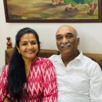 Surabhi Santosh Instagram - Home quarantined with this happy couple, so decided on an impromptu anniversary shoot😁 At this day and age, for millennials like me, who are beginning to understand the complexities of relationships other than familial bond, this is nothing less than an achievement. Something to aspire to and learn from. #32years of togetherness is no small feat. Someone should hand out awards to couples like these! Happy anniversary to my universe on earth☺️🥰