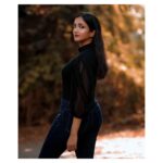 Surabhi Santosh Instagram - They say never look back but I say, look back, once in a while, to see how far we have come because being grateful, is a beautiful thing ♥️🖤 . . #quoteit #grateful #forthelittlethings #happinessisachoice #smileon