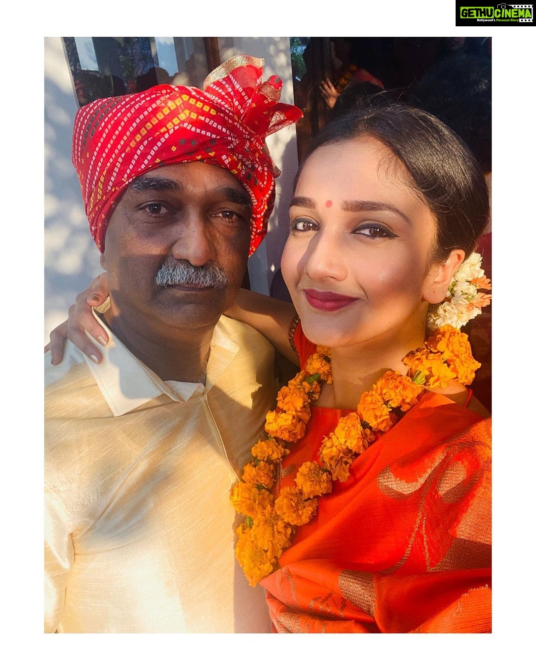 Surabhi Santosh Instagram - #Family 🥰🥰🥰