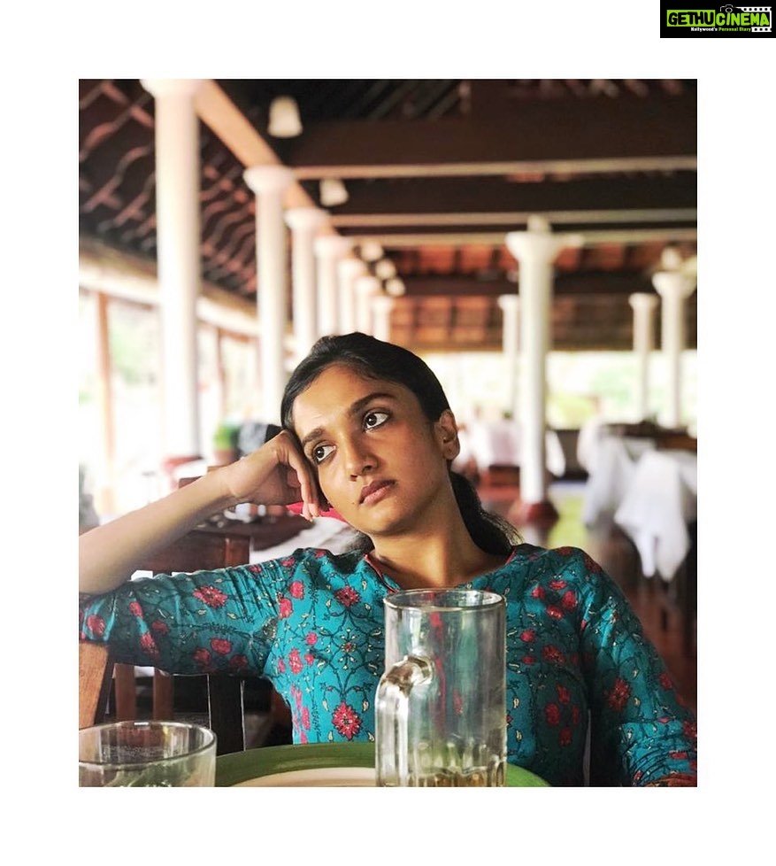 Surabhi Santosh Instagram - #lostinthought #whatnaturedoestome #TravelDiary #JanuaryTravels #Home #Nature #MyLand #Kerala #bareface #baresoul Coconut Lagoon Resort