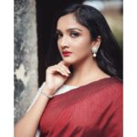 Surabhi Santosh Instagram - #Oliveskin and #HazelEyes 😁 #BeingIndian #BeingProud #SareeLove @karishmauthappa_makeup @sk_abhijith Photograhy @shancolors designs