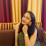 Surabhi Santosh Instagram - What’s holidays without giving and receiving gifts? Christmas is just round the corner and it’s celebratory time with @danielwellington. Buy any two watches or accessories and get 20% off. You can also use my code “DWSURABHI” to get an additional 15% off (never knew, one day, I would be able to give the joy of discount 😭) #DWforeveryone​ #danielwellington