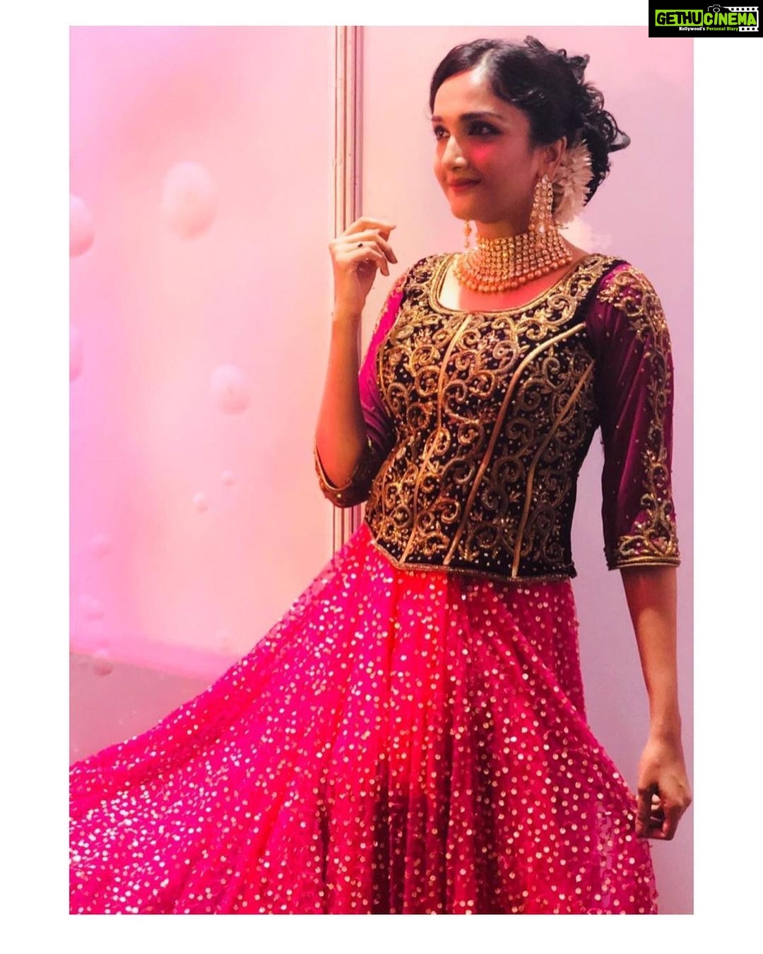 Surabhi Santosh Instagram - For #MalayalaManorama fest @ #Thrissur ❤️ #dancelikeyourlifedependsonit @bijudhwanitarang Thank you etta for the clicks and the kick ass choreo! More pics coming soon😁
