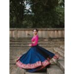 Surabhi Santosh Instagram - Lost in a #fairytale ✨✨ ⁣ Photograher @abhijithsk.photography Styling @zoya__joy ⁣ Makeup and hair @karishmauthappa_makeup ⁣ . . . . #Ethnic #IndianEthnic #Temples #Fort #History #Silk #IndianGowns #Bindi #IndianStyles #Grandeur #Style #IndianFashion